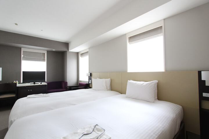 Room 9 of 19