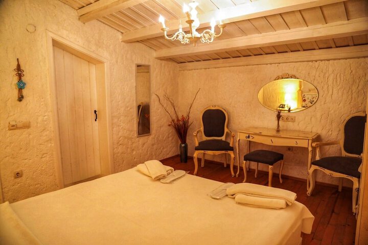 Room 15 of 35