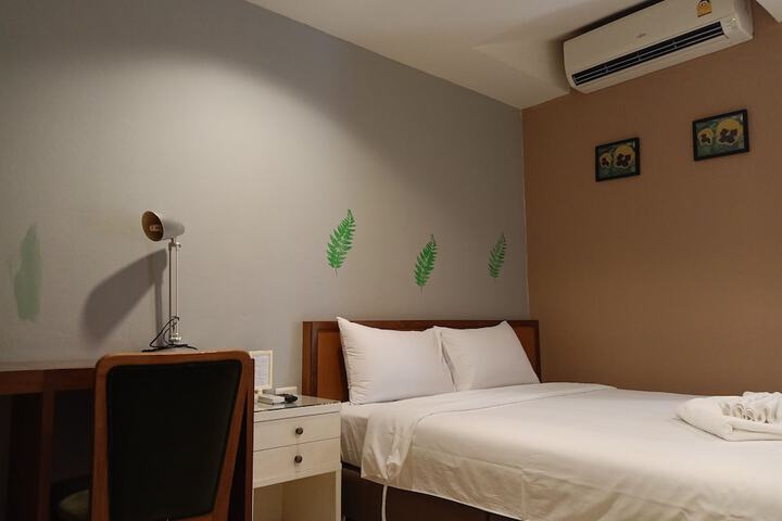 Room 19 of 87