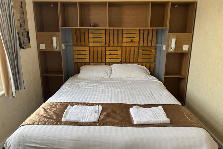 Room 19 of 156