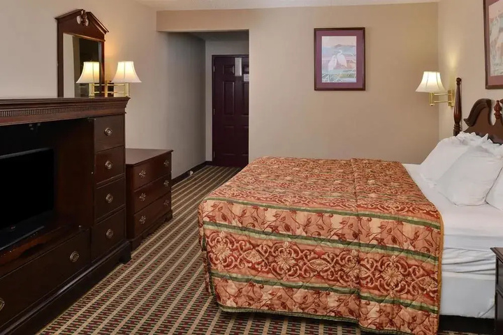 Room 5 of 11