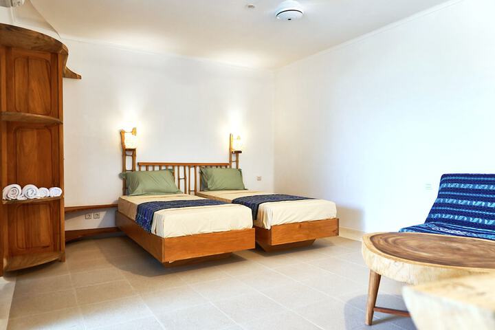Room 26 of 77