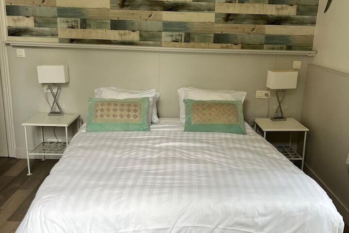 Room 15 of 39