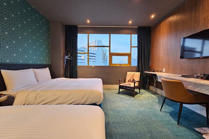 Room 12 of 49