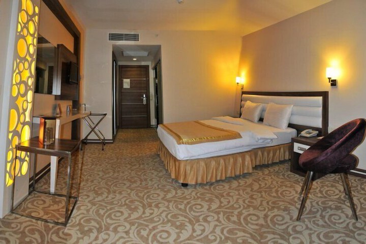 Room 4 of 75
