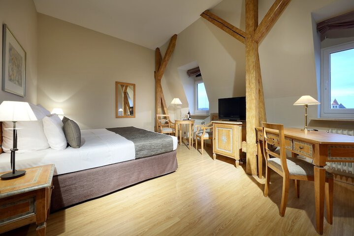Room 12 of 53