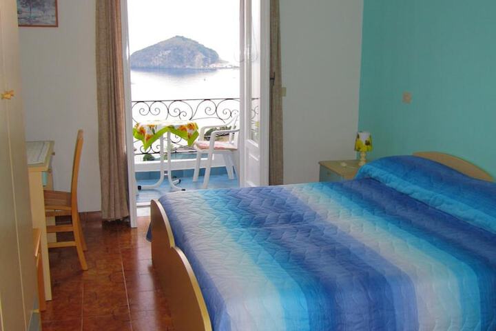 Room 15 of 60
