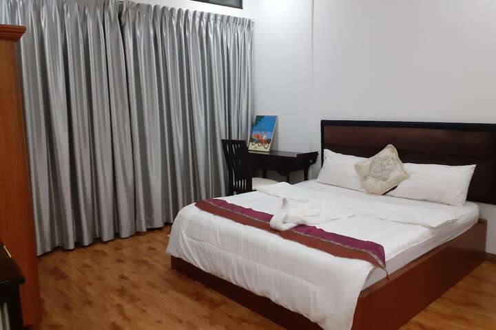 Room 15 of 48