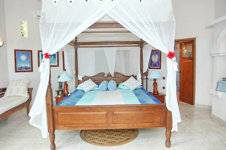 Room 5 of 80
