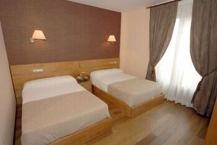 Room 7 of 47