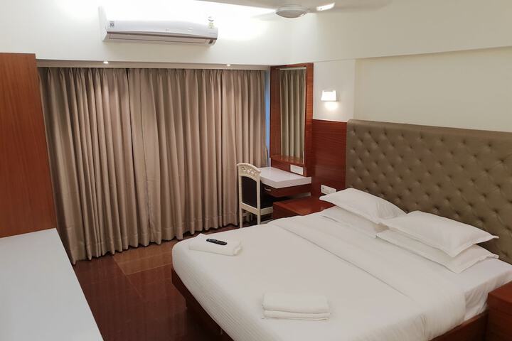 Room 35 of 97