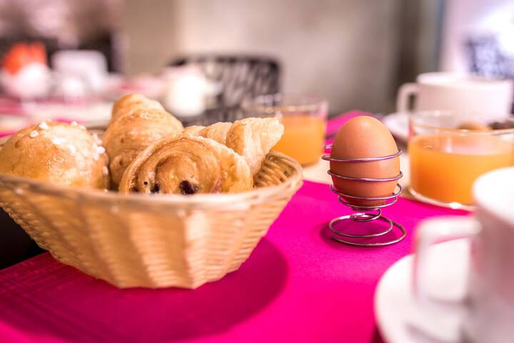 Breakfast/Coffee Service 52 of 70