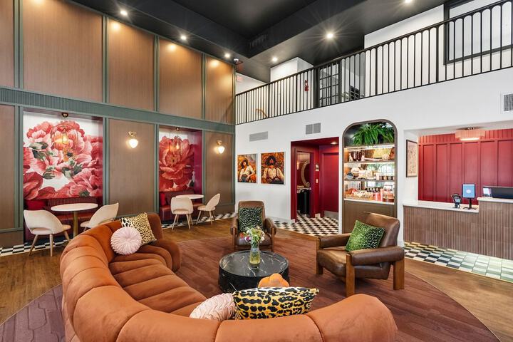 Entrance & Lobby