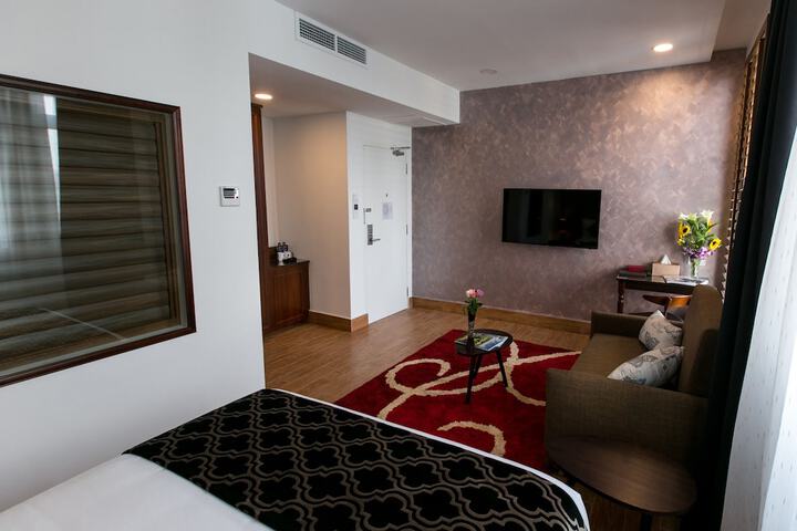 Room 16 of 33