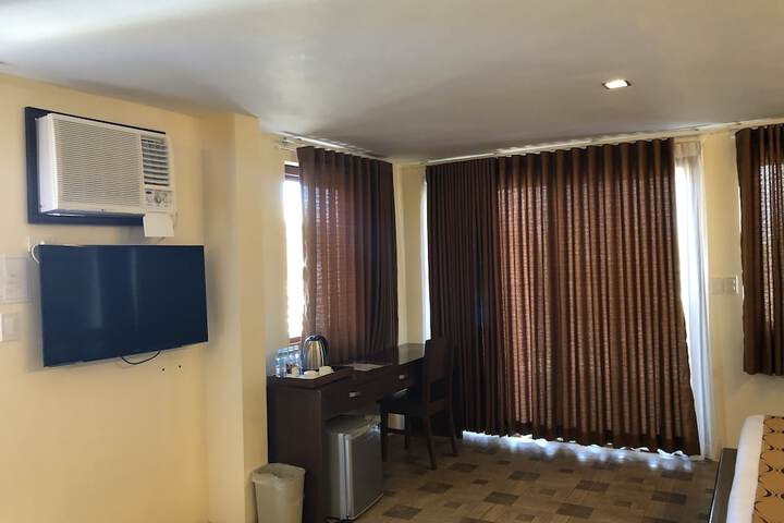 Room 7 of 77