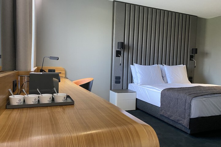 Room 10 of 78