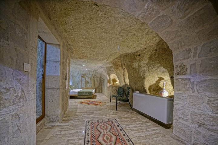 Room 12 of 90