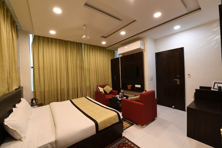 Room 9 of 45