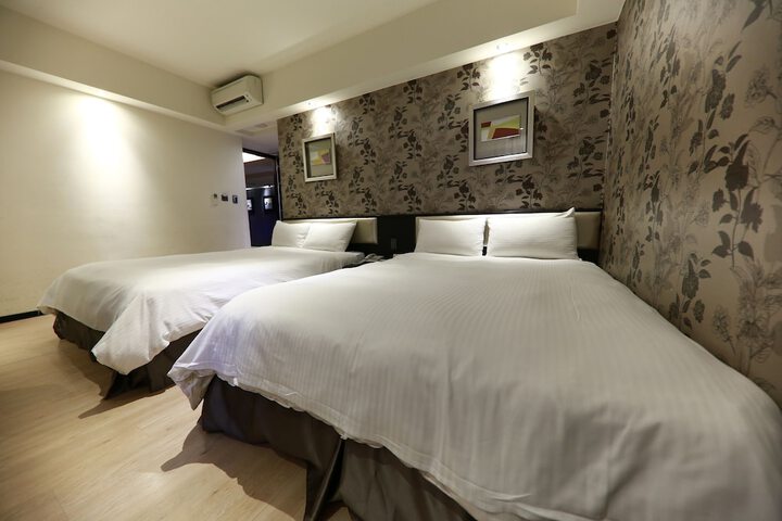 Room 12 of 62