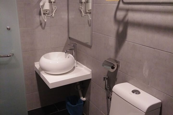 Room 44 of 73