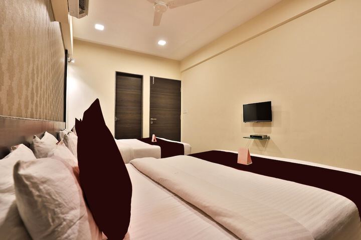 Room 5 of 33