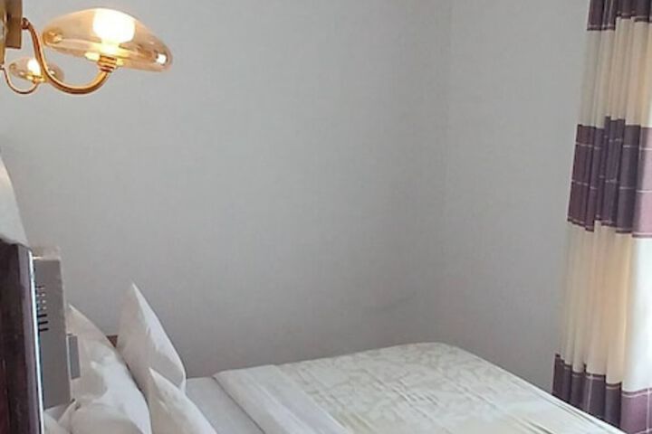 Room 13 of 75