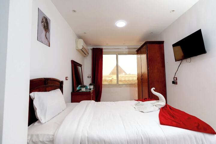 Room 33 of 83