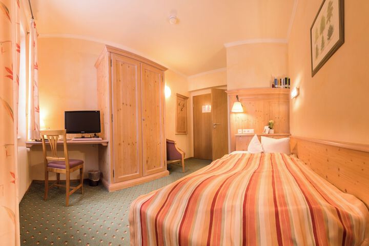 Room 15 of 54