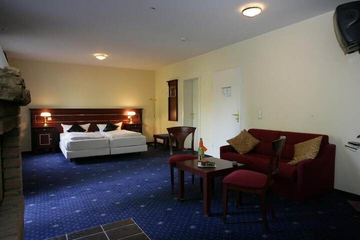 Room 10 of 48
