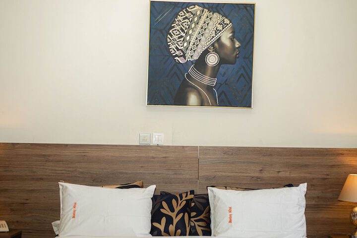 Room 5 of 32