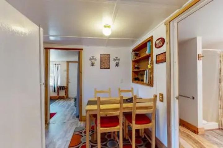 Room 6 of 15