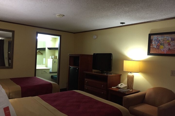 2 Double Beds (12 of 17)
