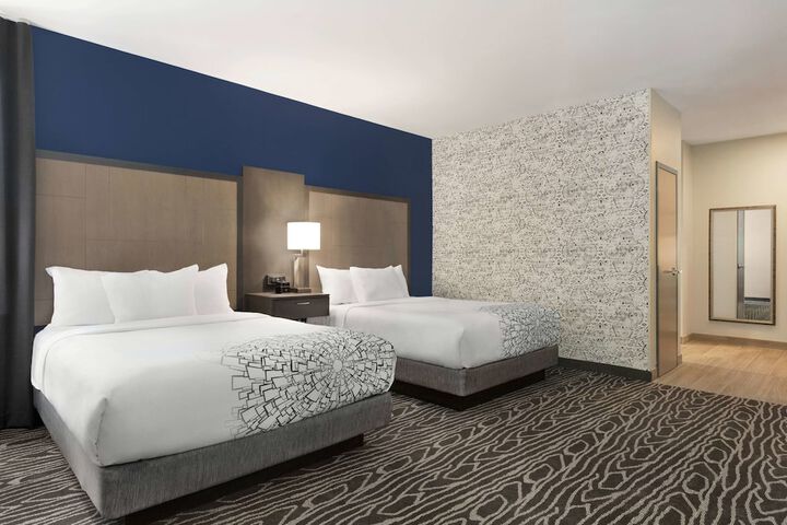 2 Queen Beds (5 of 22)