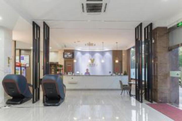 Viano Hotel (Zhangjiagang Jingang Branch)