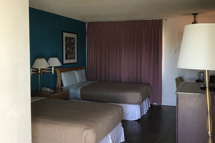 2 Double Beds Pool View (1 of 16)
