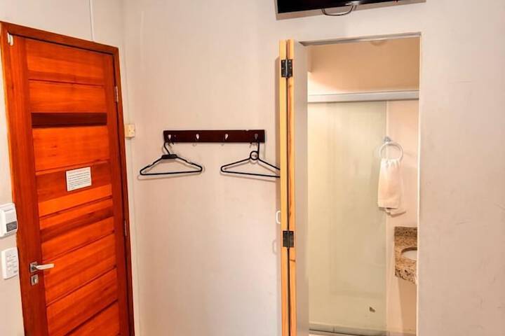 Room 3 of 20