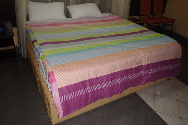Room 5 of 27