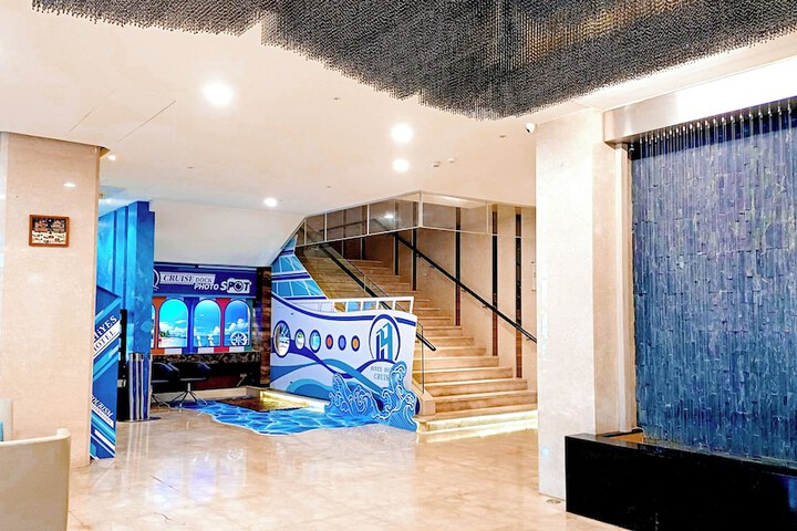 Hotel Interior 6 of 35