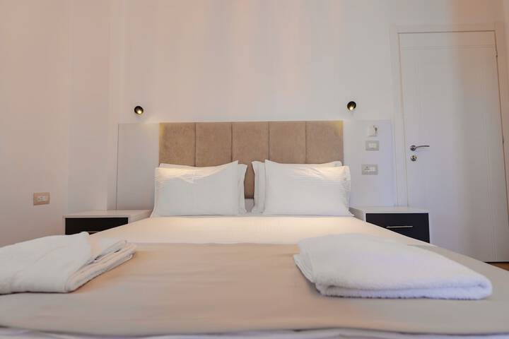 Room 5 of 64