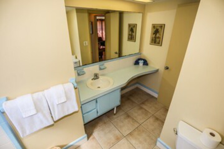 Room 8 of 34