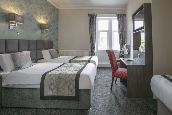 Room 33 of 86