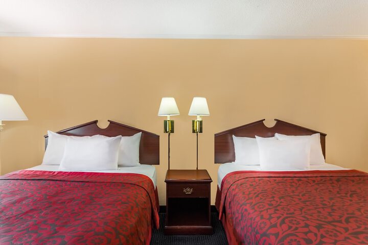 Double Bed (3 of 5)
