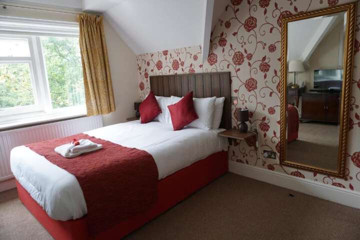 Room 3 of 32