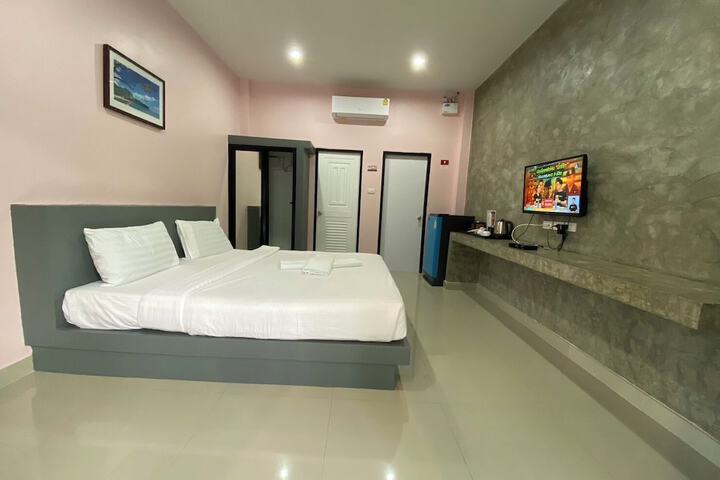 Room 13 of 66