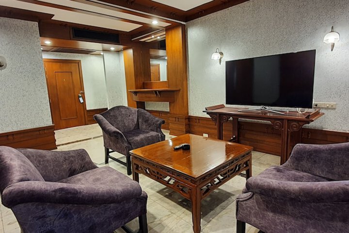Room 32 of 88
