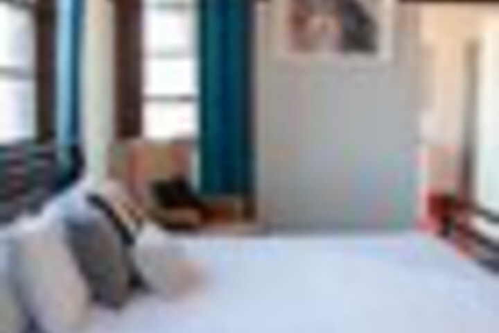 Room 35 of 192