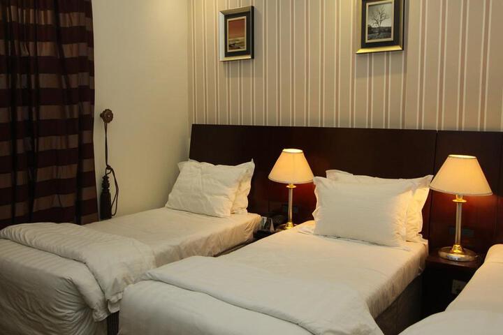 Room 3 of 5