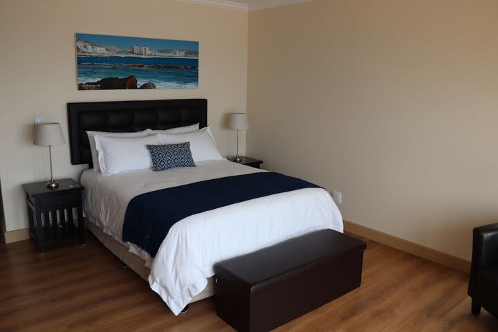 Room 16 of 104