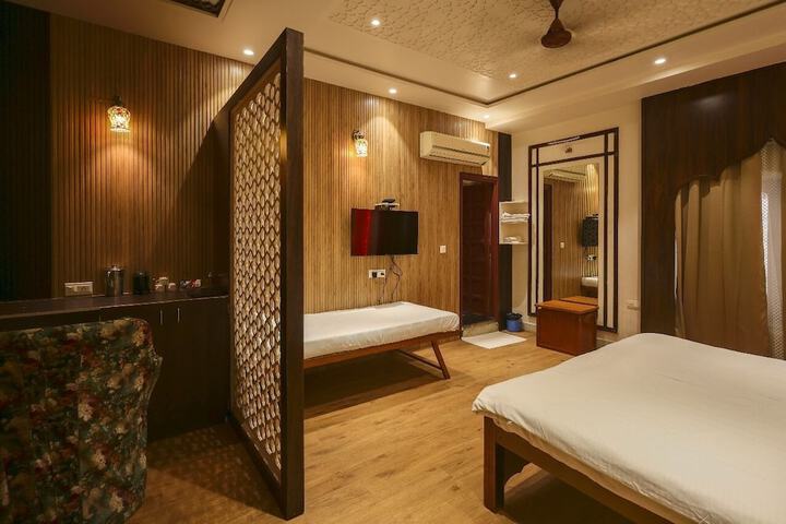 Room 34 of 64