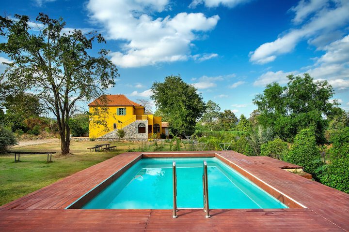 Hotel with Pool